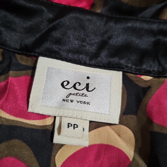 ✨ ECI New York 100% Silk Blouse | Statement Print ✨ - Picture 3 of 8